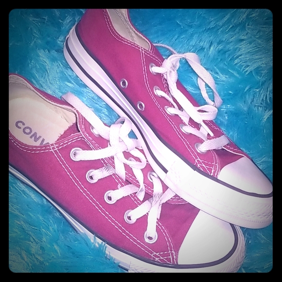 Converse - Picture 2 of 5